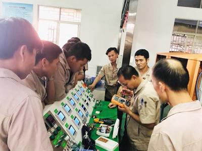 潤東方環(huán)保空調(diào)團(tuán)隊(duì)學(xué)習(xí)